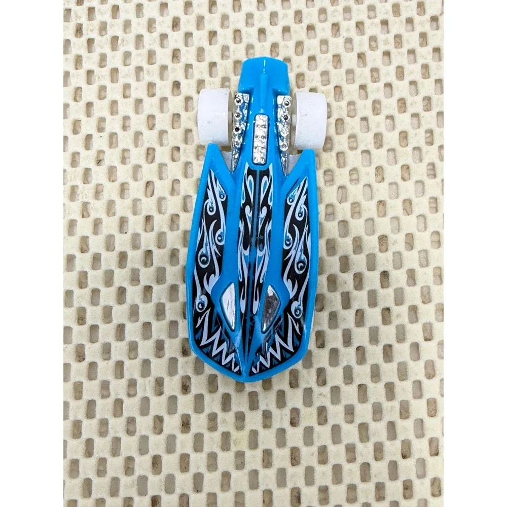 Hot Wheels Super Stinger Blue White Tribal Flames Diecast Toy Car FJX42 2017 EUC